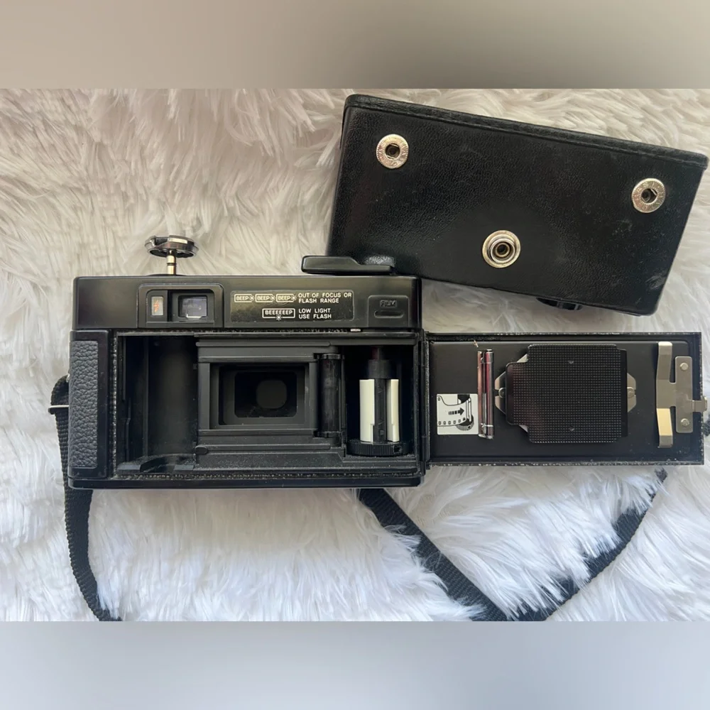 Minolta Hi-Matic AF2 35MM Film Camera - PARTS